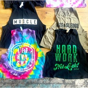 Cropped muscle tanks M